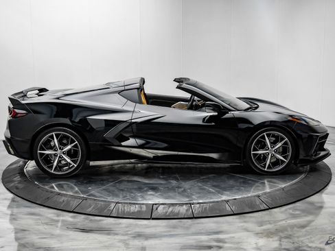 Used 2023 Chevrolet Corvette Stingray 3LT Z51 Performance P w/ Z51 Performance Package image 24