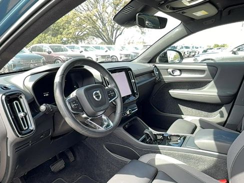 Certified 2023 Volvo C40 Recharge Core image 10