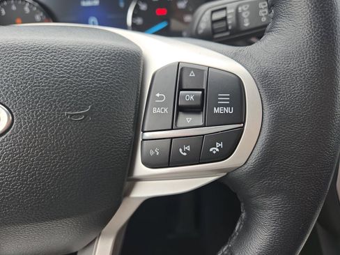 Used 2023 Ford Explorer XLT w/ Equipment Group 202A AWD/4WD image 15