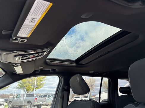 New 2026 Jeep Grand Cherokee Laredo X AWD/4WD image 2