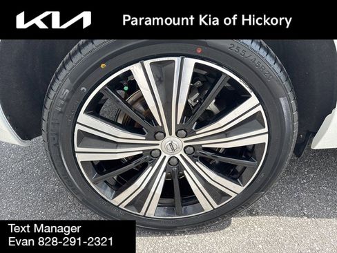 Used 2022 Volvo XC60 T8 Inscription AWD/4WD image 9