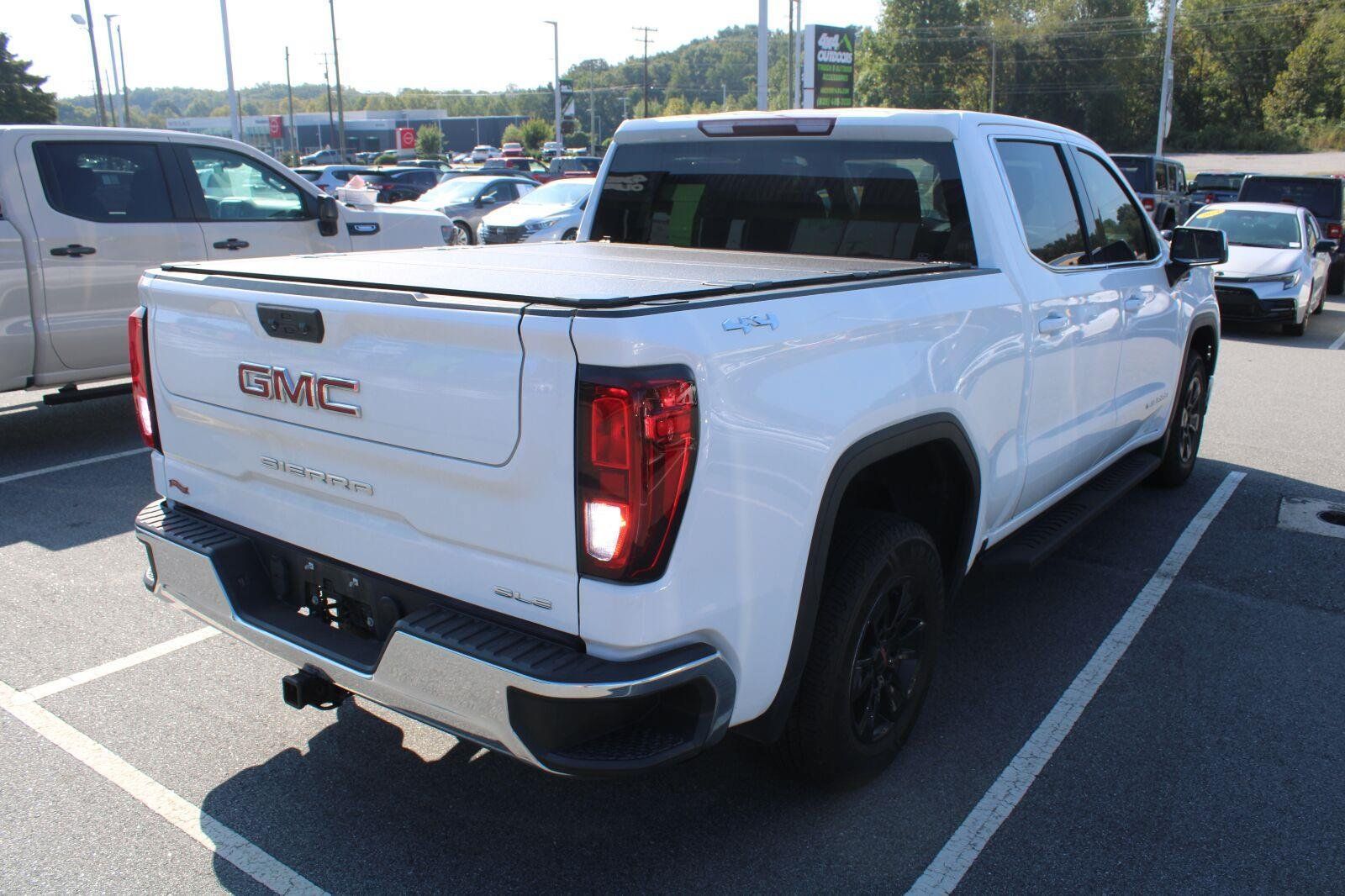 Used 2024 GMC Sierra 1500 SLE AWD/4WD image 6
