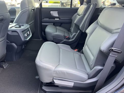 New 2026 Ford Expedition Active image 14