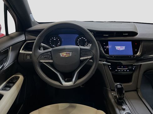 Used 2025 Cadillac XT6 Sport w/ Technology Package AWD/4WD image 24