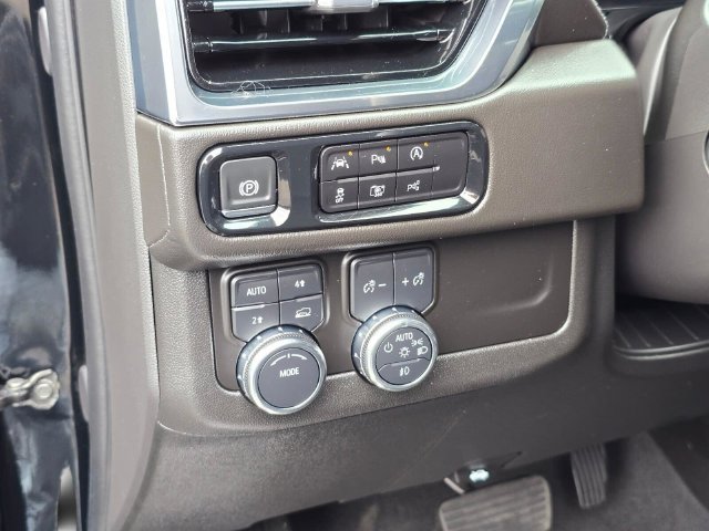 Used 2025 GMC Yukon Denali AWD/4WD image 25
