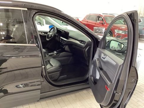 Used 2023 Ford Escape Platinum AWD/4WD image 11