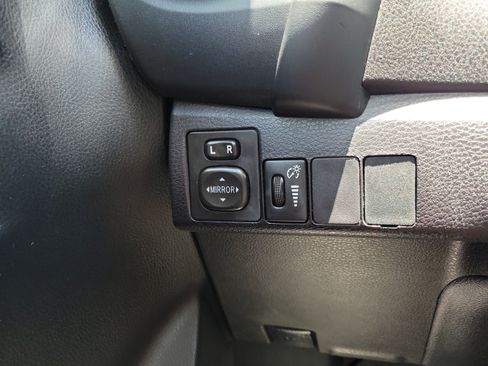 Used 2018 Toyota Corolla SE FWD image 19