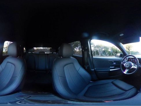 Used 2025 Mercedes-Benz GLA 250 GLA 250 image 43