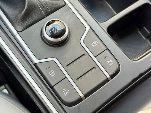 Used 2022 Kia Sorento S w/ Panoramic Sunroof Package FWD image 30