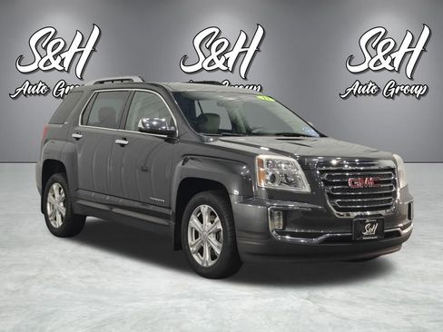 Used 2017 GMC Terrain SLT w/ Driver Alert Package I AWD/4WD image 2