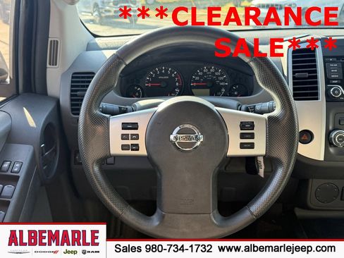 Used 2015 Nissan Xterra S image 35