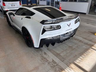 Used 2016 Chevrolet Corvette Z06 w/ 3LZ Preferred Equipment Group video 2