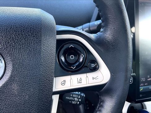 Certified 2017 Toyota Prius Prime Advanced FWD image 23