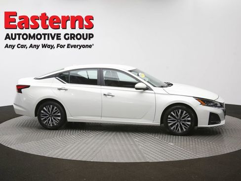 Used 2023 Nissan Altima 2.5 SV FWD image 46