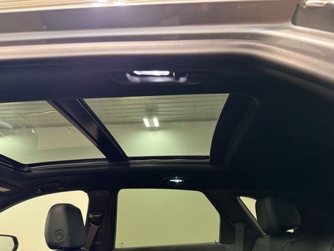 Used 2025 Cadillac XT5 Premium Luxury image 10