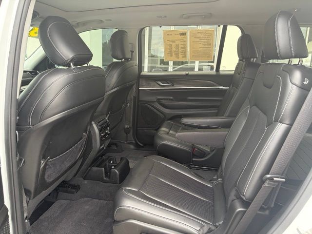 Used 2023 Jeep Grand Cherokee L Limited w/ Luxury Tech Group II RWD image 20