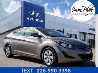 Used 2016 Hyundai Elantra SE video 1