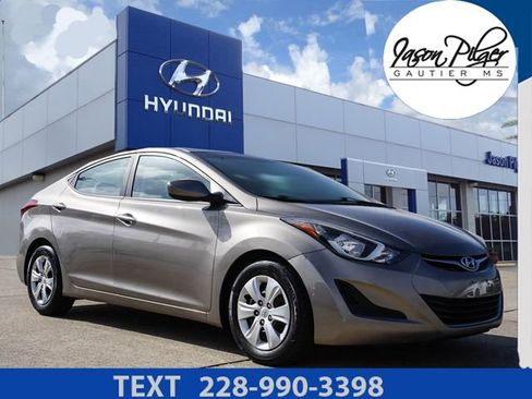 Used 2016 Hyundai Elantra SE image 1