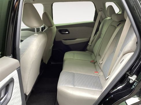 Used 2023 Nissan Rogue SV image 13