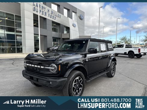Certified 2022 Ford Bronco Outer Banks AWD/4WD image 1