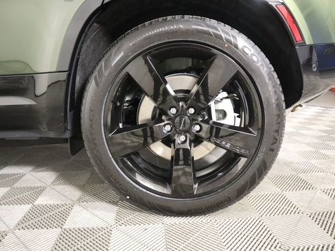 New 2026 Land Rover Defender 110 X-Dynamic SE image 32