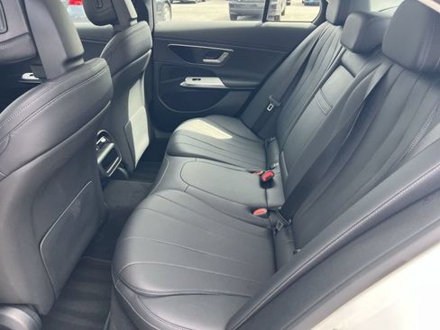 Used 2025 Mercedes-Benz E 450 4MATIC Sedan image 26