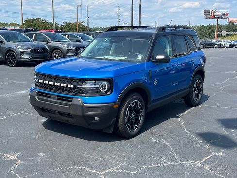 Used 2025 Ford Bronco Sport Outer Banks image 3