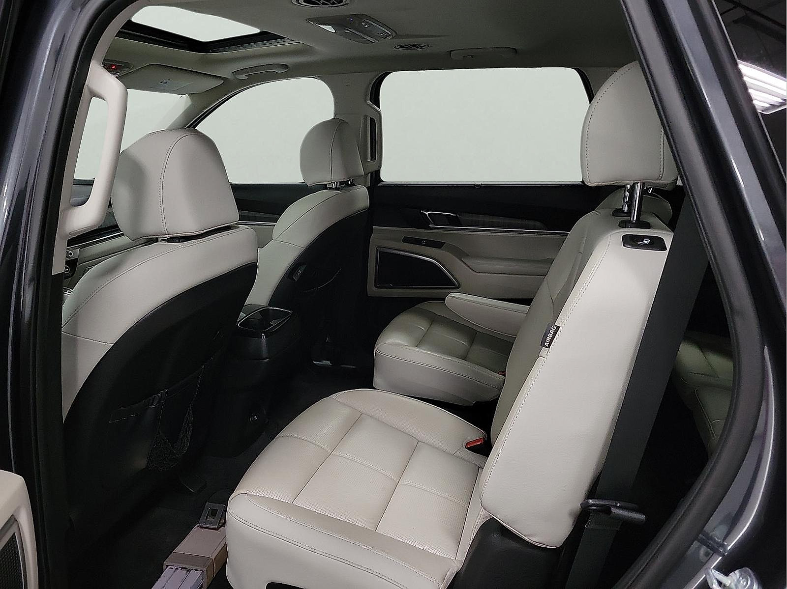 Used 2024 Kia Telluride EX w/ EX Captain's Chair Package AWD/4WD image 9