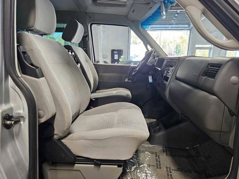 Used 2003 Volkswagen Eurovan MV image 11