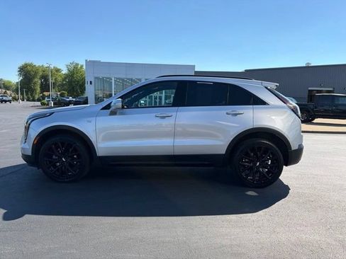 Used 2022 Cadillac XT4 Sport w/ Cold Weather Package AWD/4WD image 4