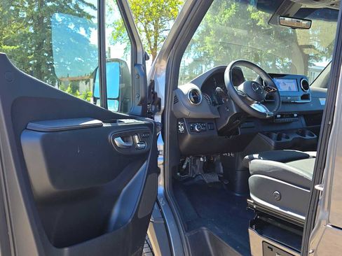 Used 2026 Mercedes-Benz Sprinter 2500 image 20
