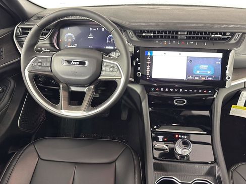 New 2026 Jeep Grand Cherokee Limited w/ Limited Altitude Package AWD/4WD image 8