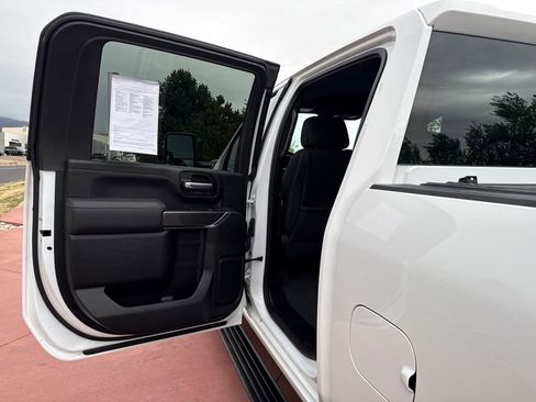 Used 2023 GMC Sierra 3500 AT4 w/ AT4 Premium Plus Package AWD/4WD image 17