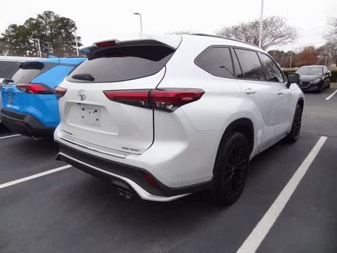 Used 2023 Toyota Highlander XSE image 4