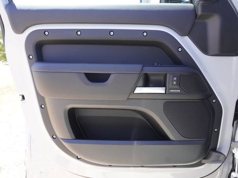 New 2026 Land Rover Defender 110 X-Dynamic SE AWD/4WD image 17