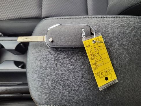 Used 2024 Kia Soul LX w/ Option Group 015 image 22