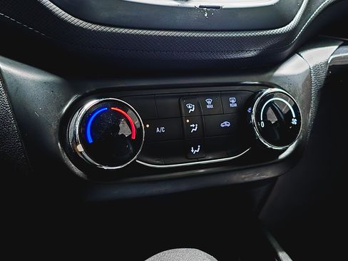 Used 2021 Chevrolet TrailBlazer LS w/ LPO, Blackout Package FWD image 29