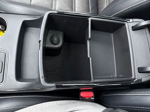 Used 2018 Kia Sorento SX image 24