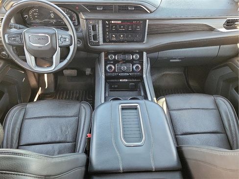 Used 2023 GMC Yukon Denali image 11