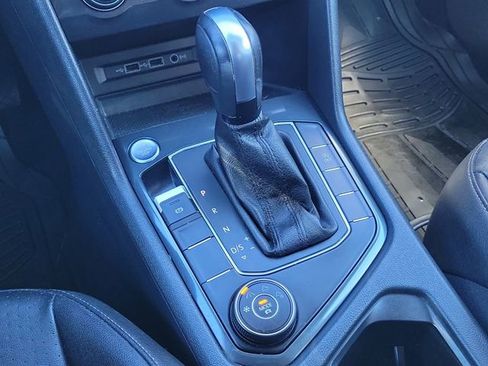 Used 2020 Volkswagen Tiguan SEL image 31