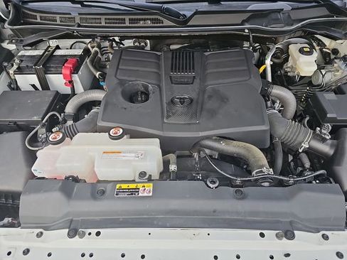 Used 2023 Toyota Tundra SR5 w/ SR5 Premium Package AWD/4WD image 36