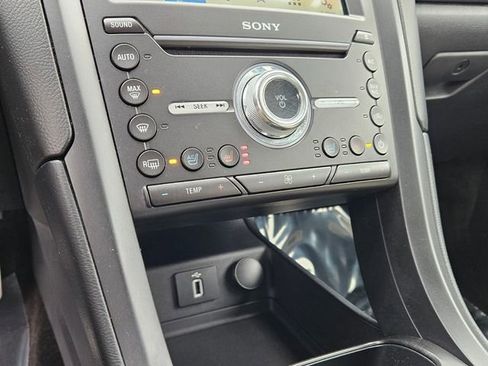 Used 2018 Ford Fusion Energi Titanium image 19