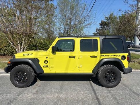 Used 2023 Jeep Wrangler Willys image 4