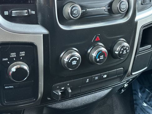Used 2017 RAM 3500 SLT AWD/4WD image 19