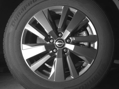 Used 2025 Nissan Pathfinder SV AWD/4WD image 16