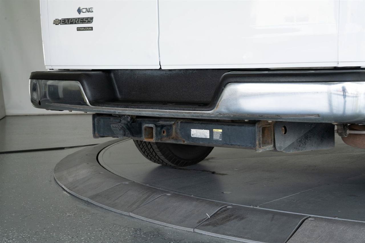 Used 2014 Chevrolet Express 2500 w/ Cold Climate Package RWD image 8