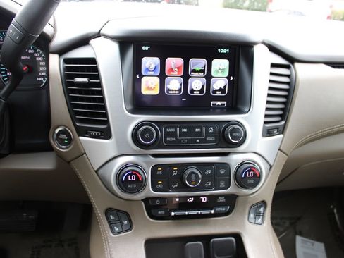 Used 2018 GMC Yukon SLT w/ Open Road Package AWD/4WD image 2