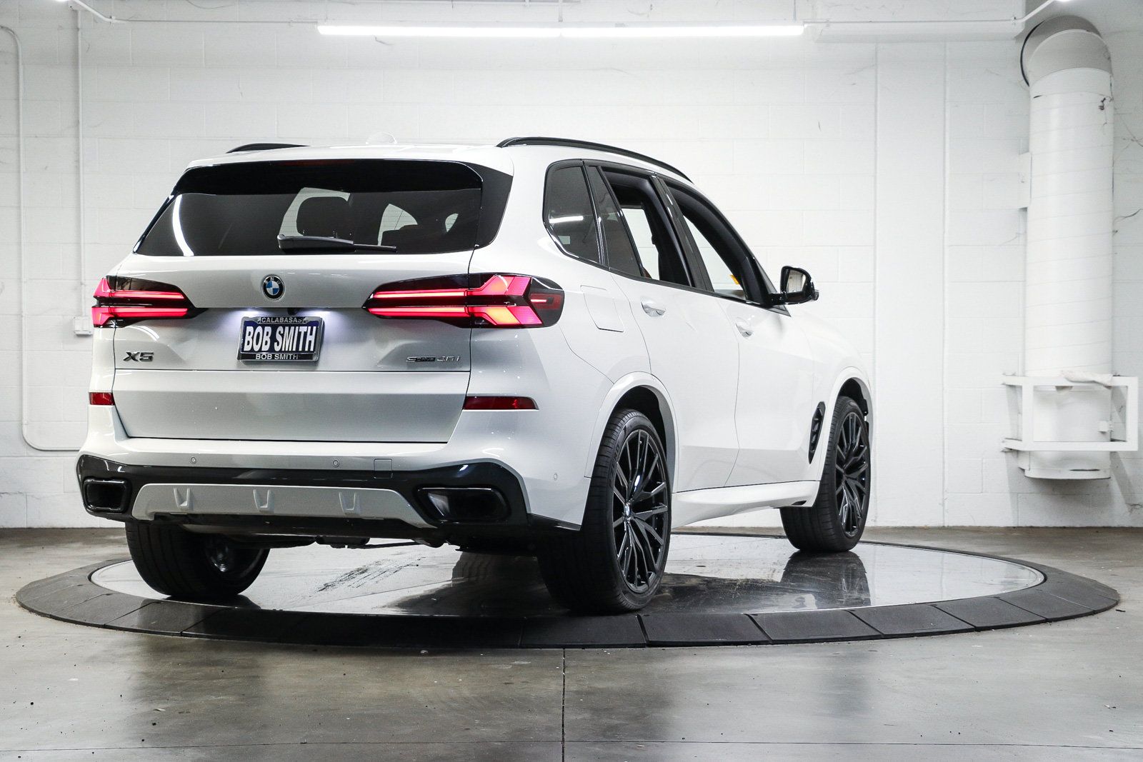 Used 2026 BMW X5 sDrive40i w/ M Sport Package RWD image 6