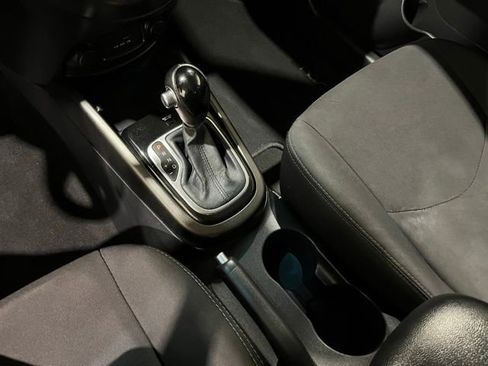 Used 2013 Kia Soul + FWD image 33