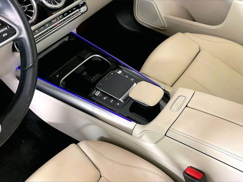 Used 2023 Mercedes-Benz GLA 250 w/ Premium Package image 17